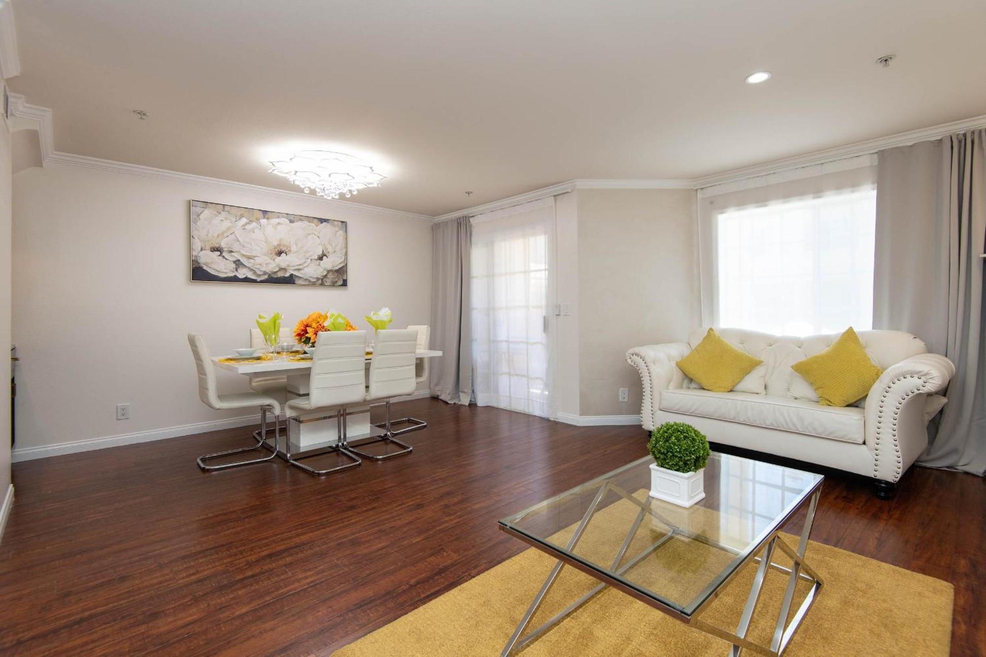 Spacious 2Br/2.5Ba + Game Room Glendale Exterior photo