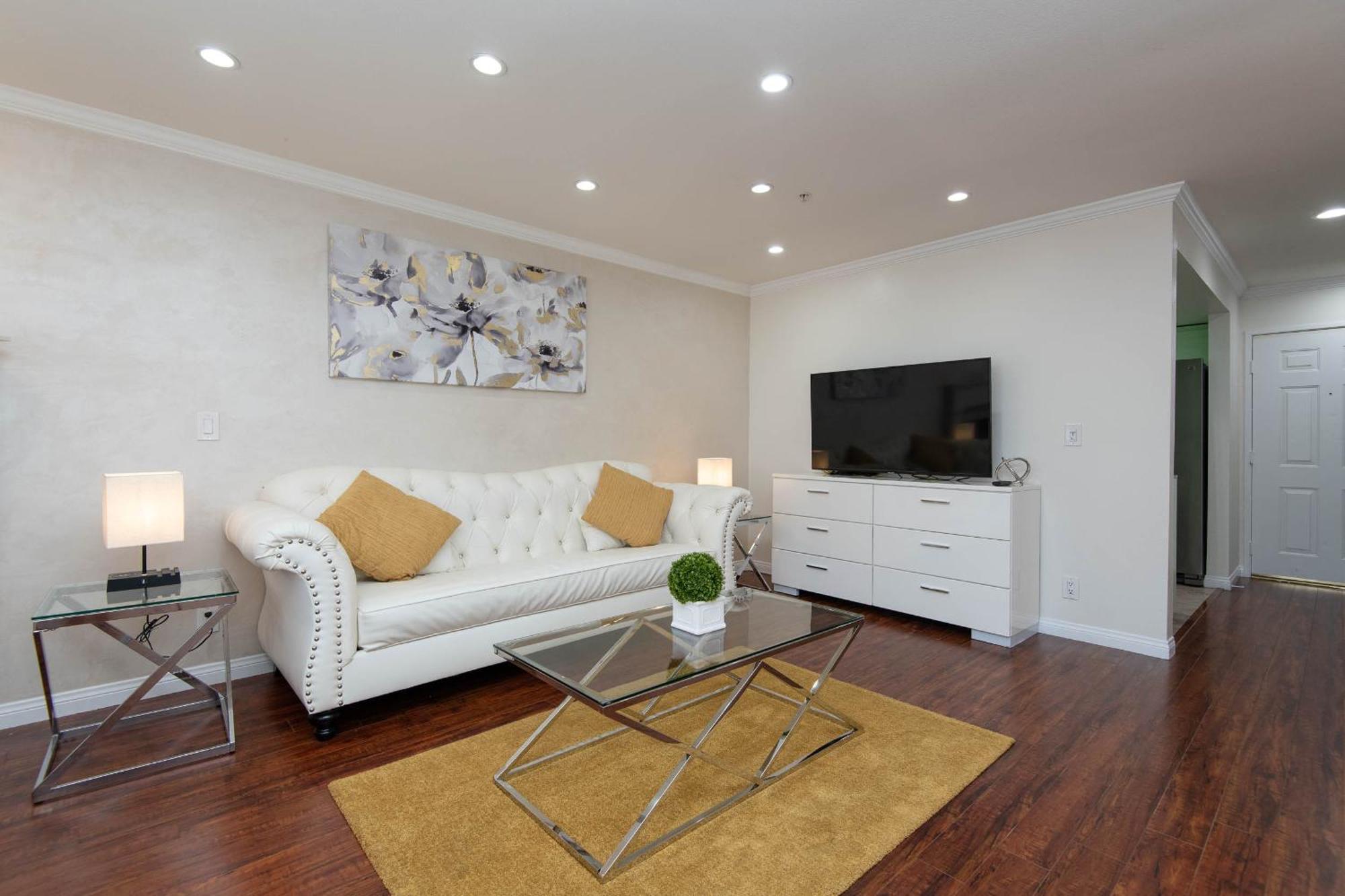 Spacious 2Br/2.5Ba + Game Room Glendale Exterior photo